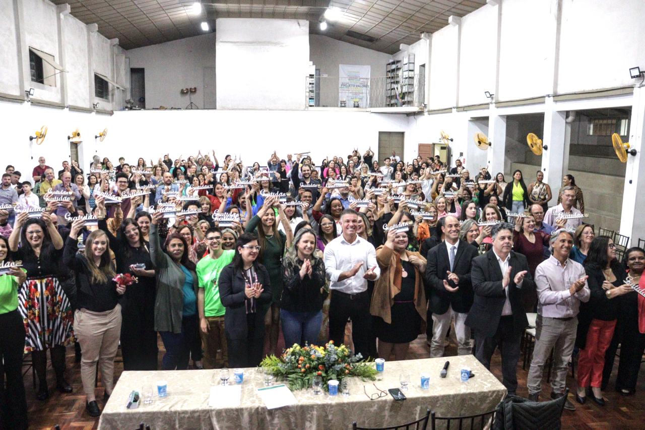 Professores recebem premiação Professor Destaque