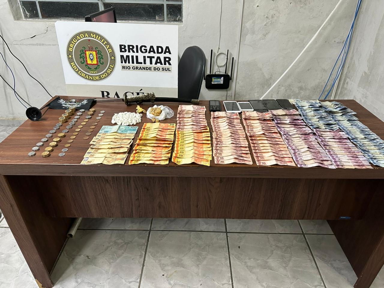 Tentou se esconder debaixo da caixa d'água, mas acabou preso
