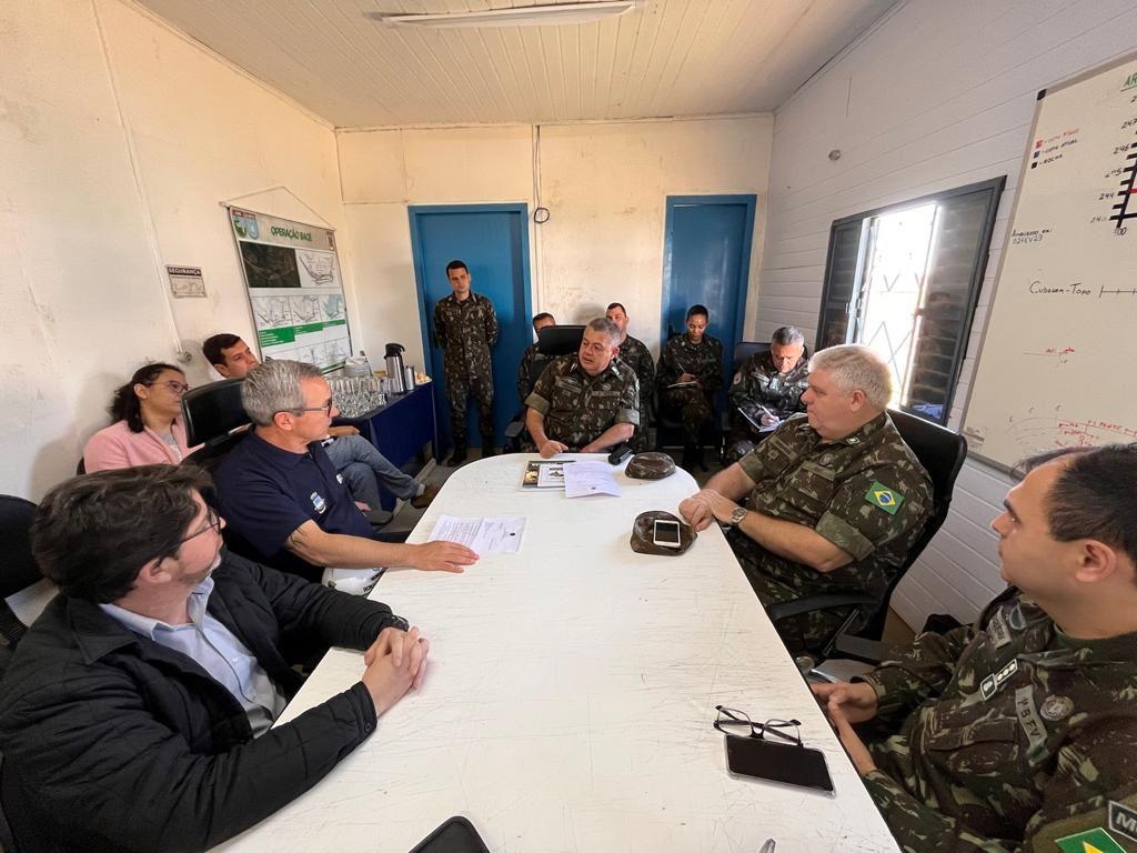 General visita obra da barragem em Bagé