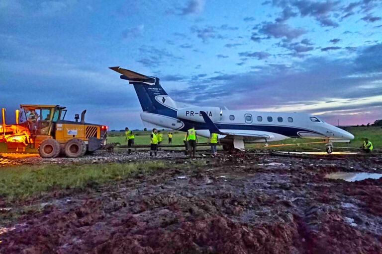 Avião sai da pista no Aeroporto Comandante Kraemer em Bagé