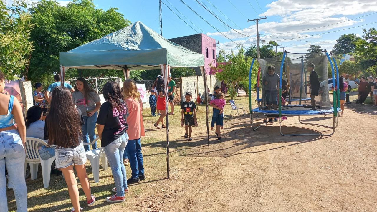 Grupo Juntos Somos Mais Fortes promove festa de fim de ano para crianças no bairro Ivone