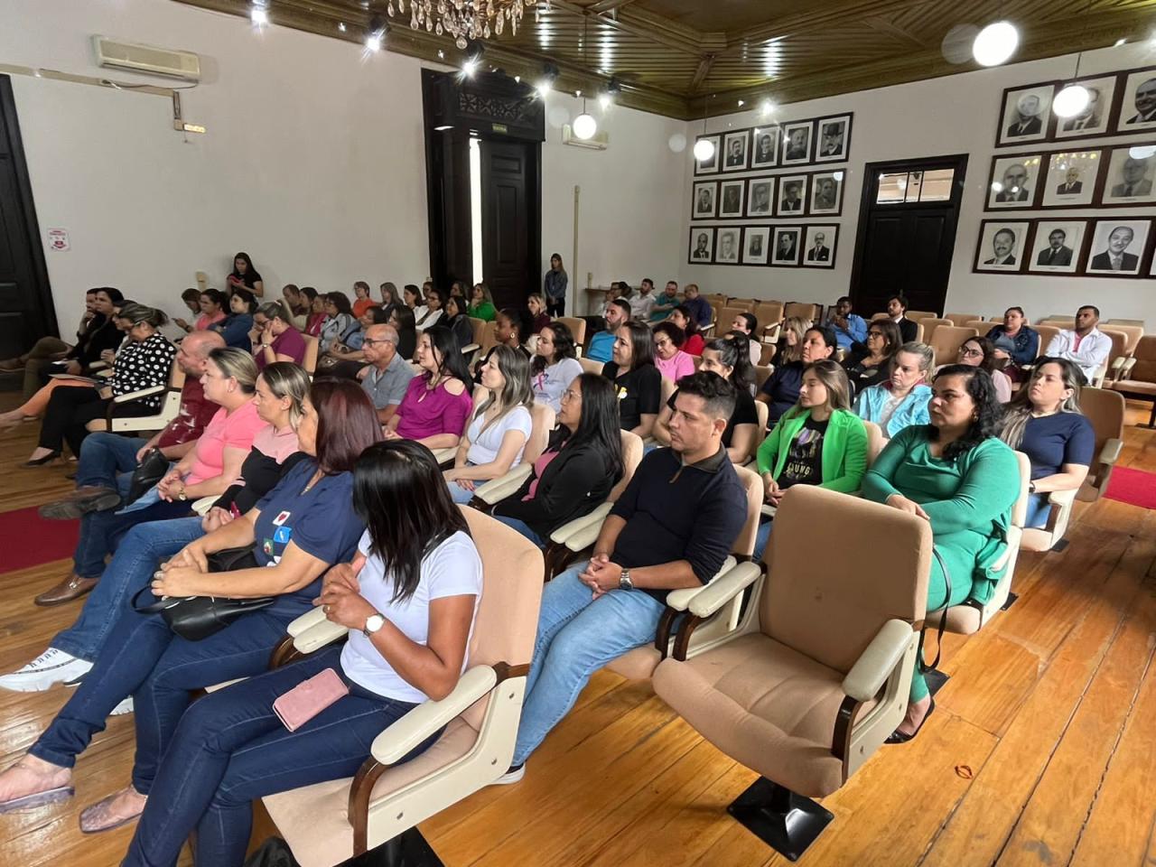 Município anuncia piso salarial para enfermeiros e técnicos terceirizados