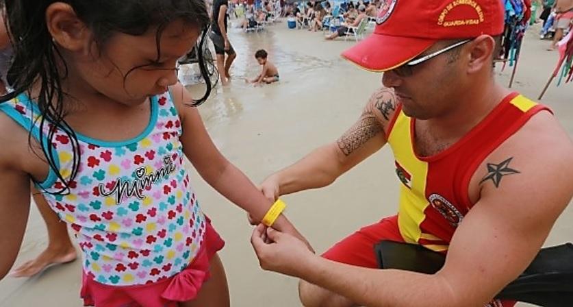 Corpo de Bombeiros irá distribuir pulseiras para identificação de crianças nas praias