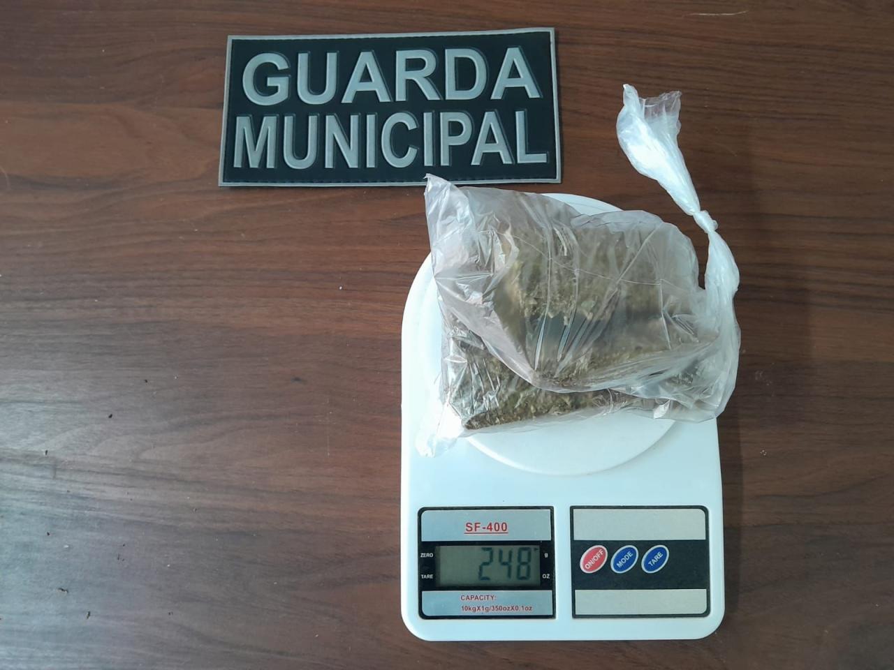 Menor é apreendido por tráfico na praça esporte em Bagé