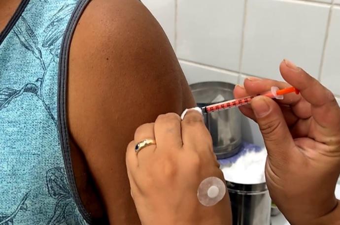 Começa campanha de vacinação contra a gripe para profissionais da Saúde e idosos
