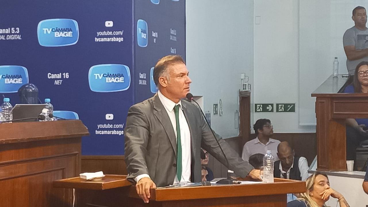 Divaldo Lara participa da primeira sessão extraordinária do ano na Câmara de Vereadores