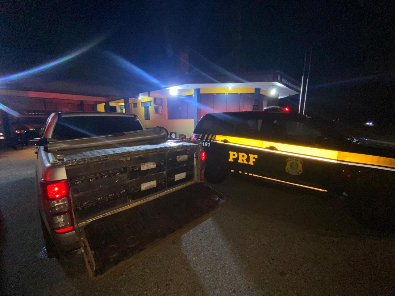 PRF apreende caminhonete clonada com cigarros contrabandeados em Bagé