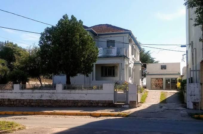 Adolescente é detido após fugir da BM de moto