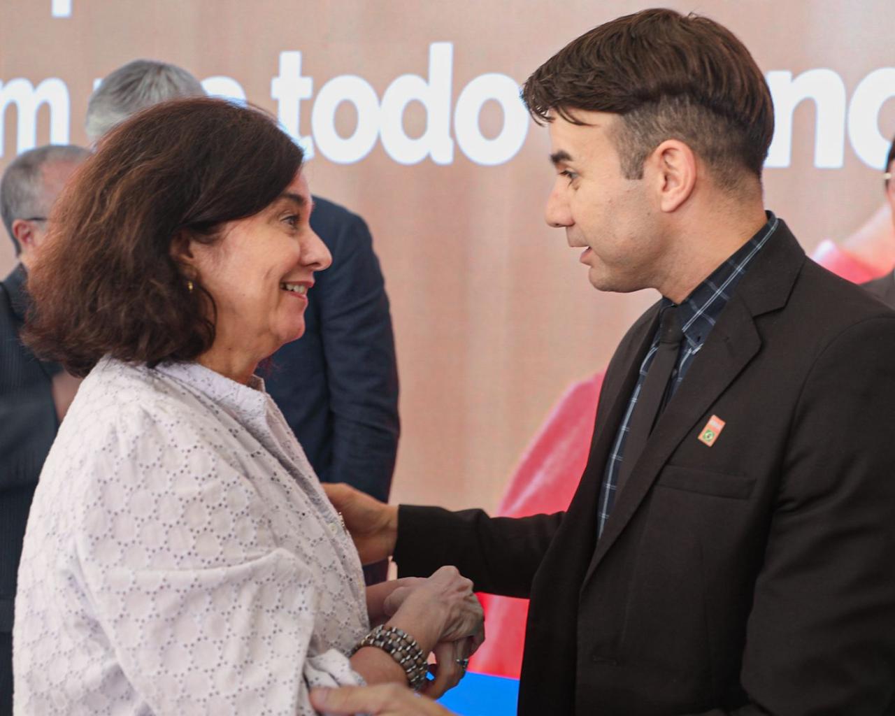 Ministra da Saúde, Nísia Trindade, confirma presença em Bagé em Maio