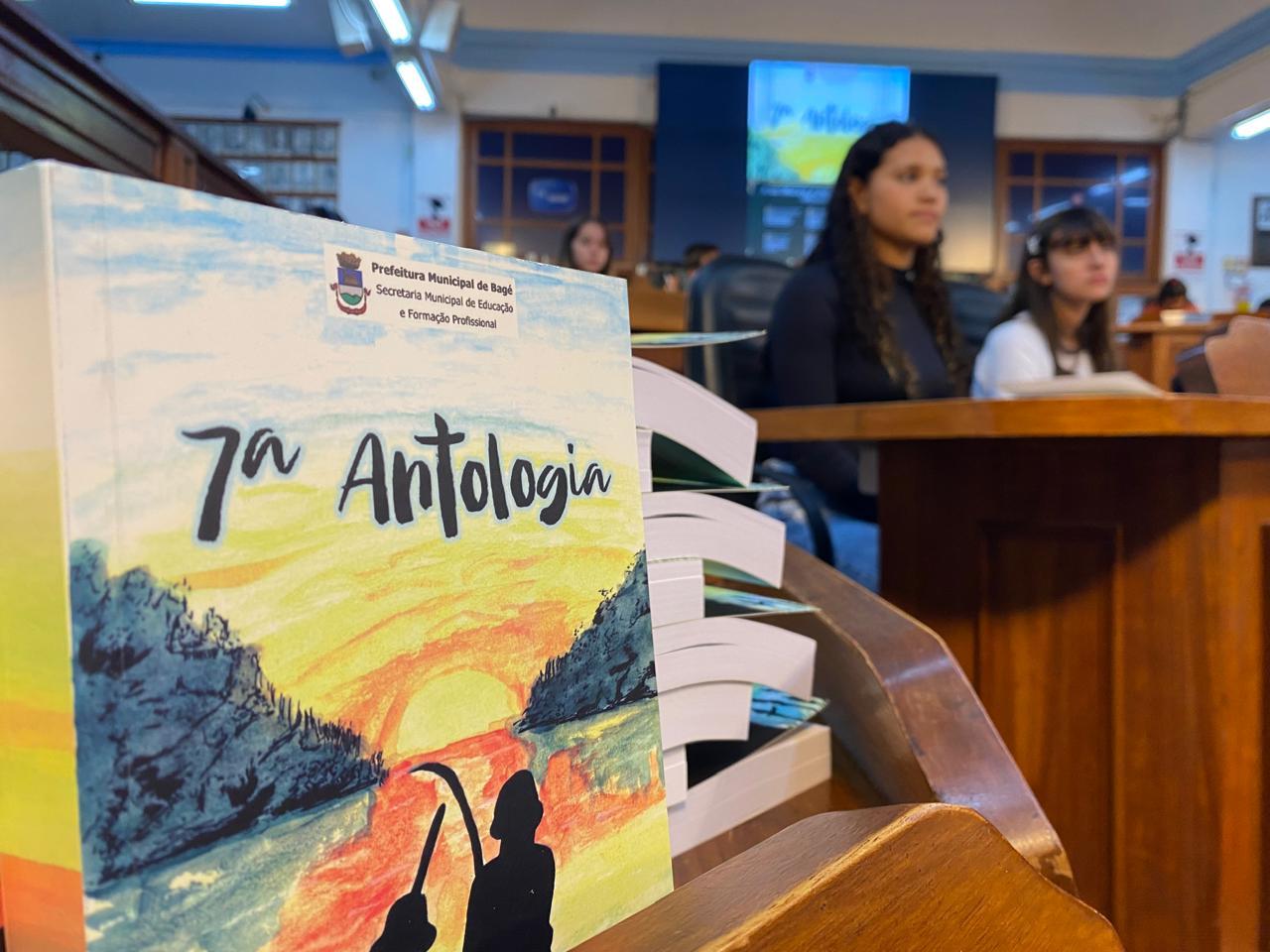 Secretaria Municipal de Educação lança 7ª edição da obra Antologia