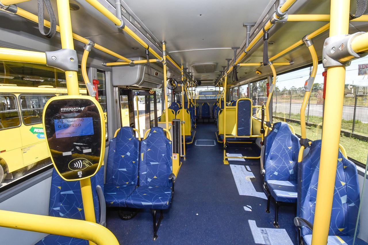 Transporte coletivo volta a seu horário normal