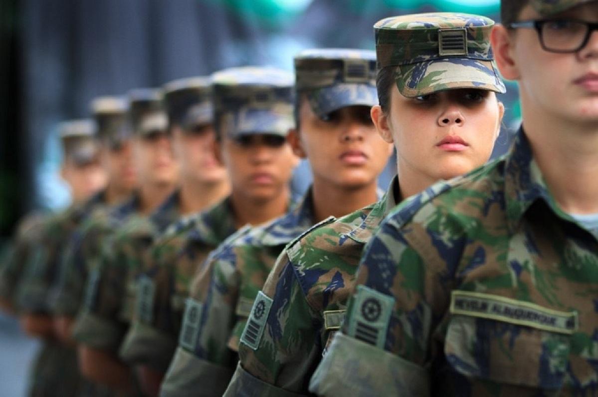 Mulheres poderão participar do alistamento militar a partir de 2025
