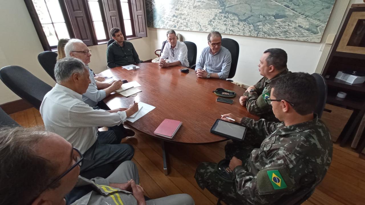 Reunião com equipe de transição de governo trata sobre obra da barragem
