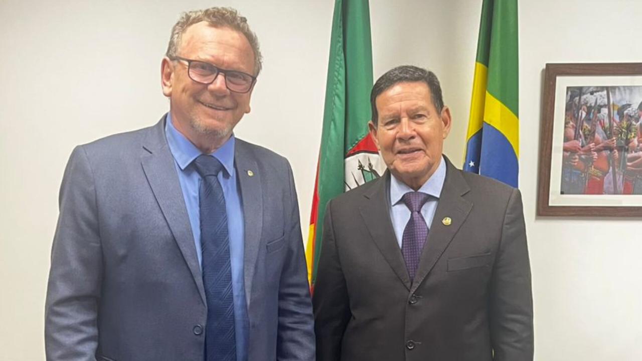 Mainardi articula com Hamilton Mourão recursos para Bagé