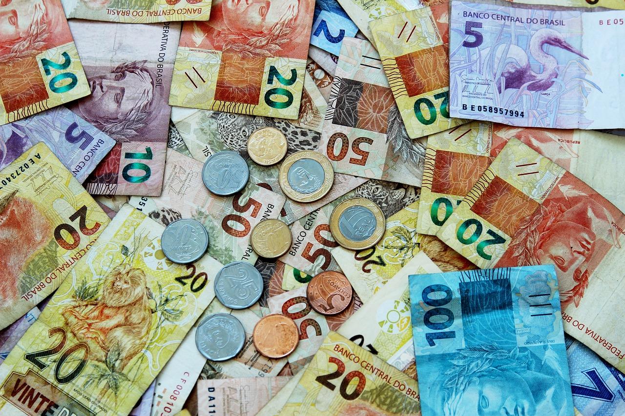 Salário mínimo regional tem reajuste de 5,25%