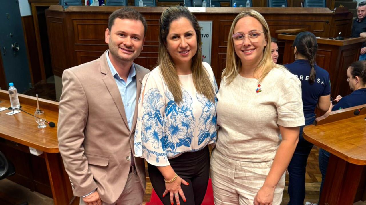 Patrique Cebola e Ana Paula são empossados na Câmara Municipal