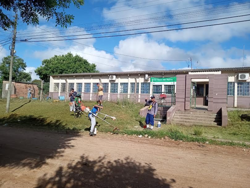 Postos de saúde da cidade recebem limpeza externa