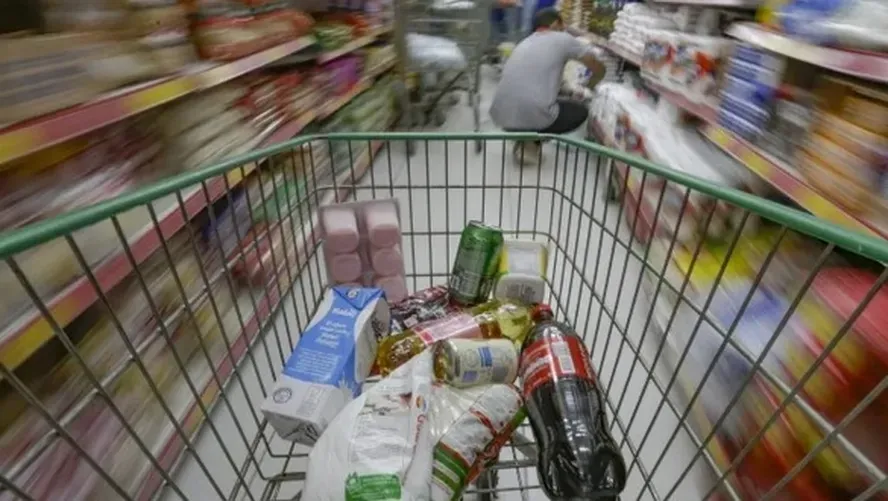 Preço da cesta de alimentos no Rio Grande do Sul acumula alta de 11,1% em 2024 e chega a R$ 284,75