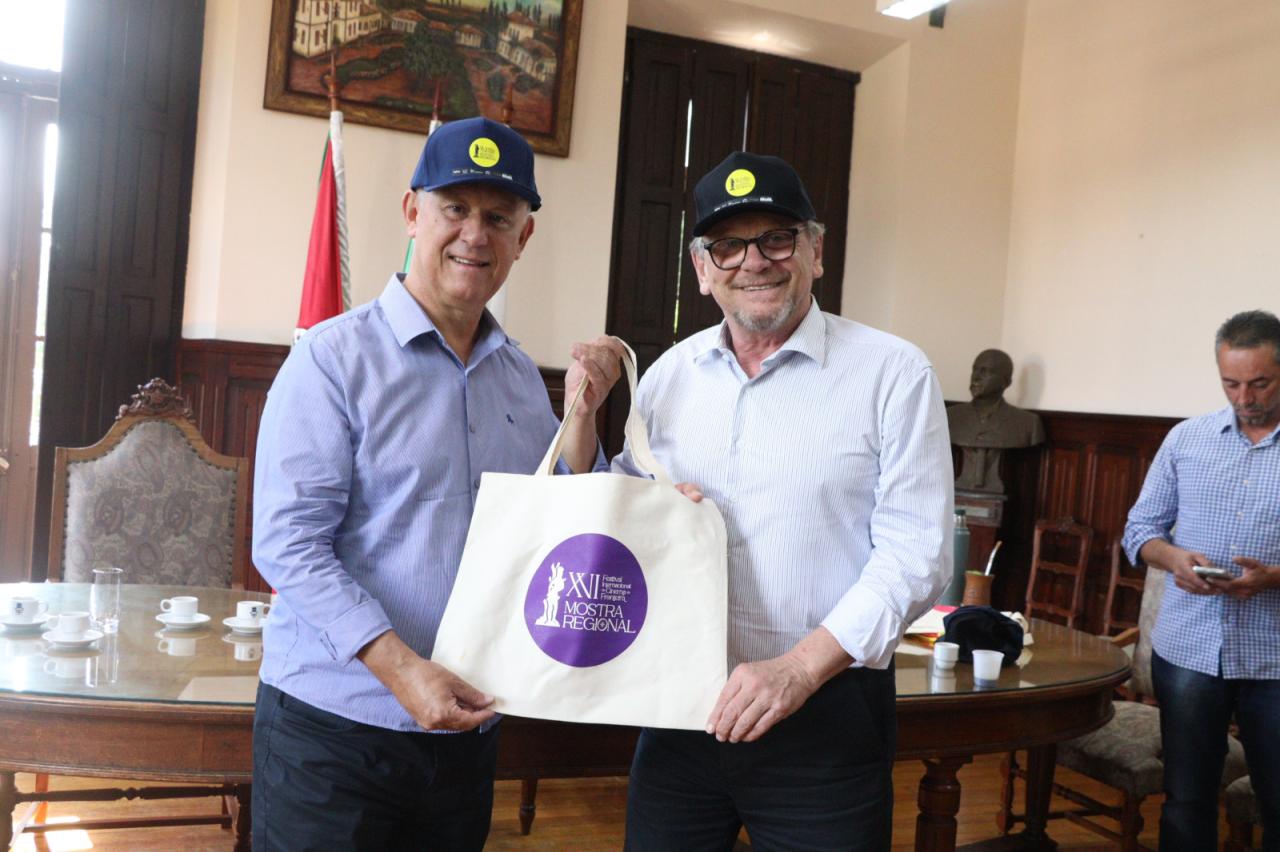 Presidente da Assembléia Legislativa do Estado visita prefeitura de Bagé