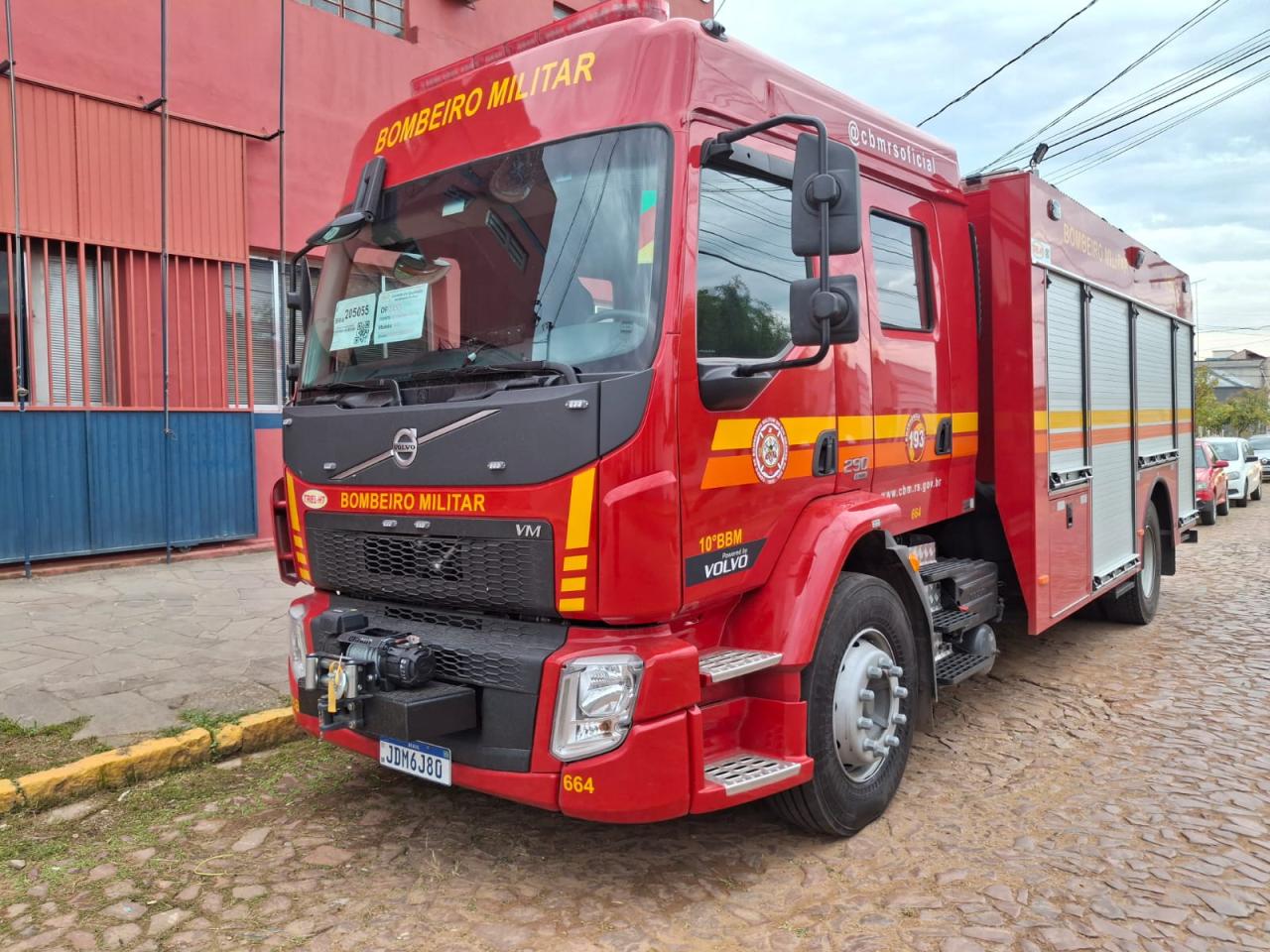 Corpo de Bombeiros de Bagé recebe novo caminhão