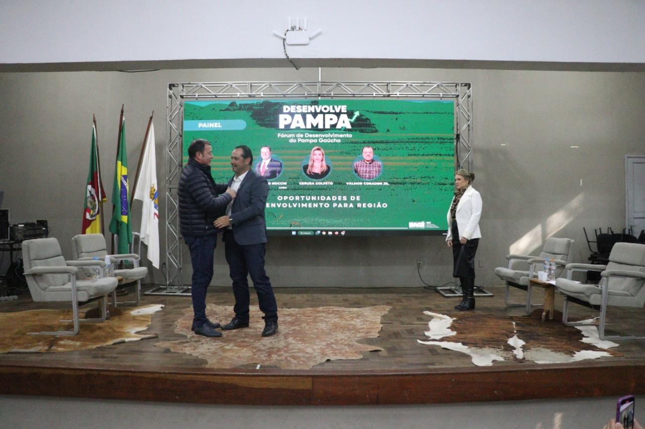 Fórum Desenvolve Pampa termina buscando crescimento econômico de Bagé e região