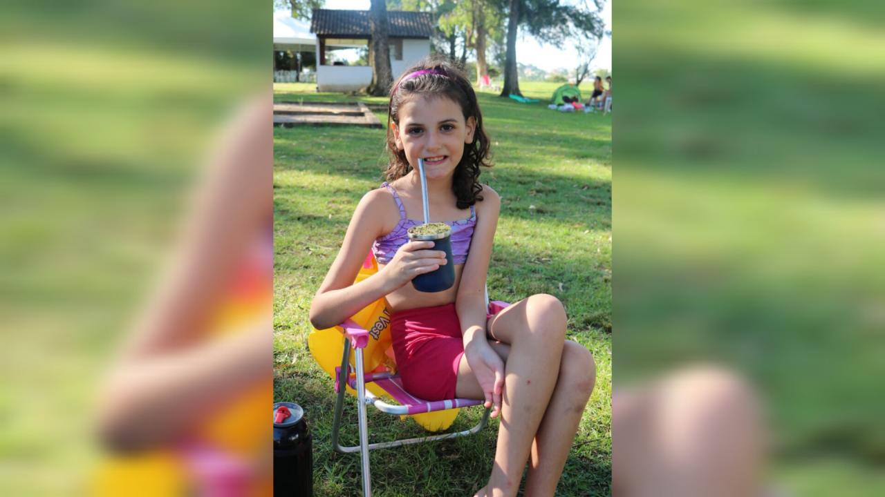 Laura, de 8 anos de idade precisa de tratamento fonoaudiólogo com urgência