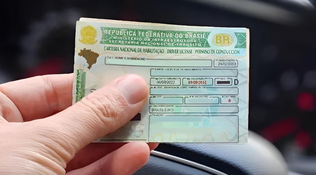 Nova lei permite usar multas de trânsito para bancar CNH de baixa renda