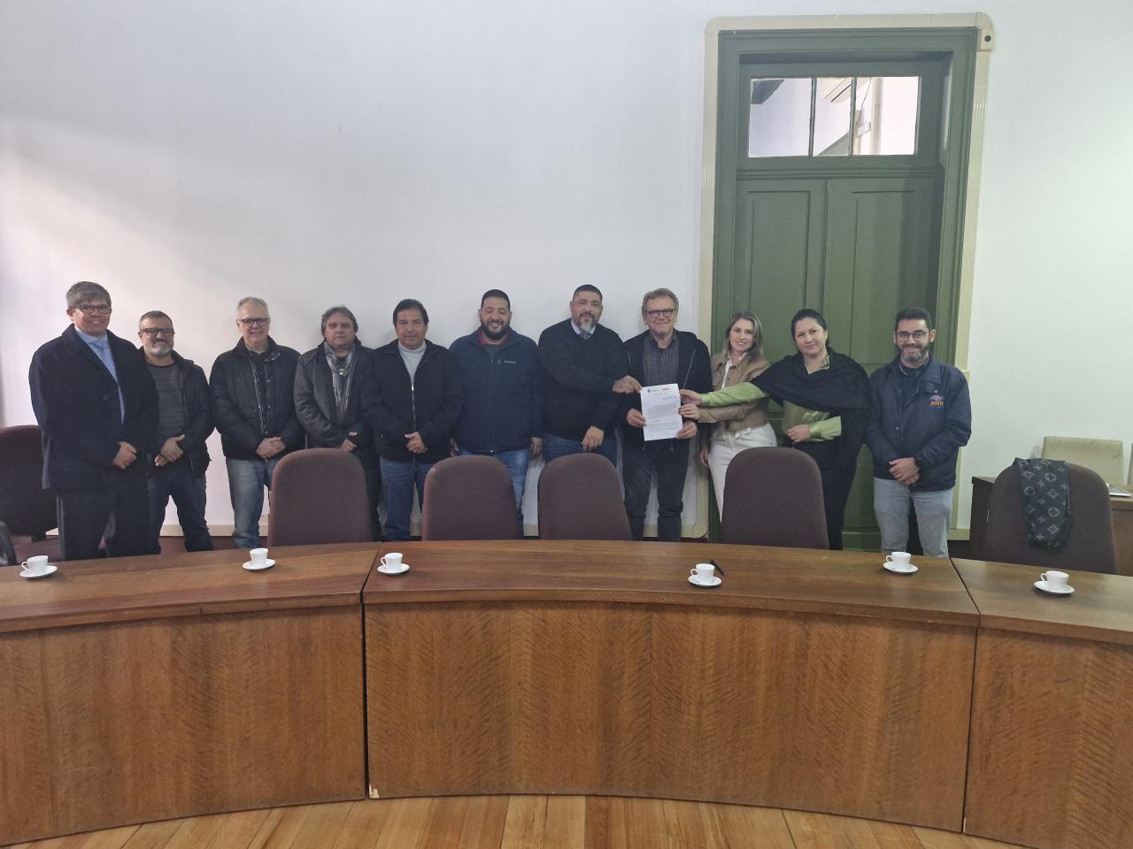 Prefeitura formaliza apoio de R$ 100 mil ao Consepro para implantação do Complexo de Segurança