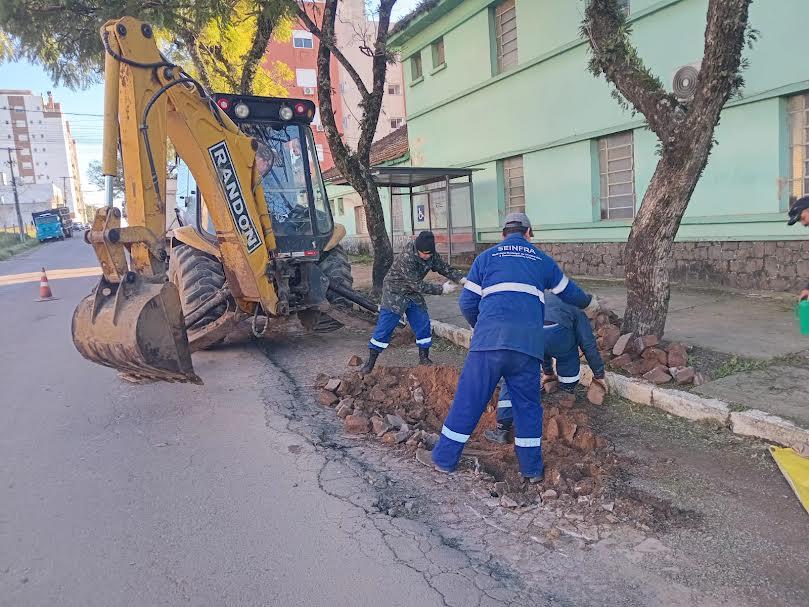 Ruas e estradas recebem reparos após chuvas em Bagé