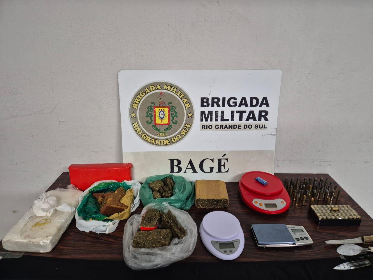 Brigada Militar prende dois indivíduos com drogas, munição e dinheiro no bairro São Jorge