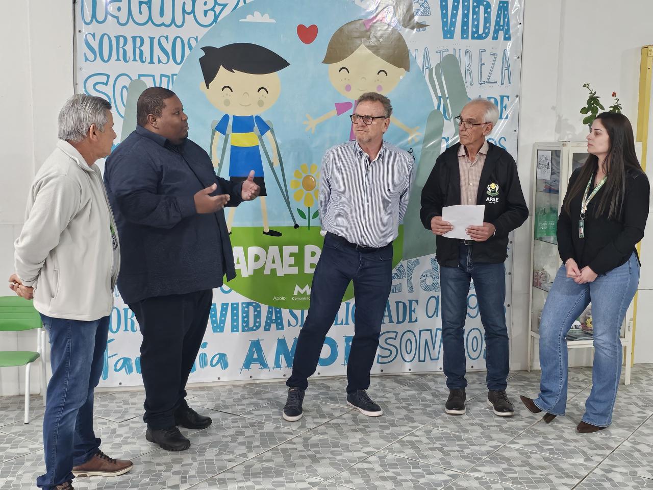 Deputada Fernanda Melchiona destina mais de R$ 120 mil a APAE de Bagé