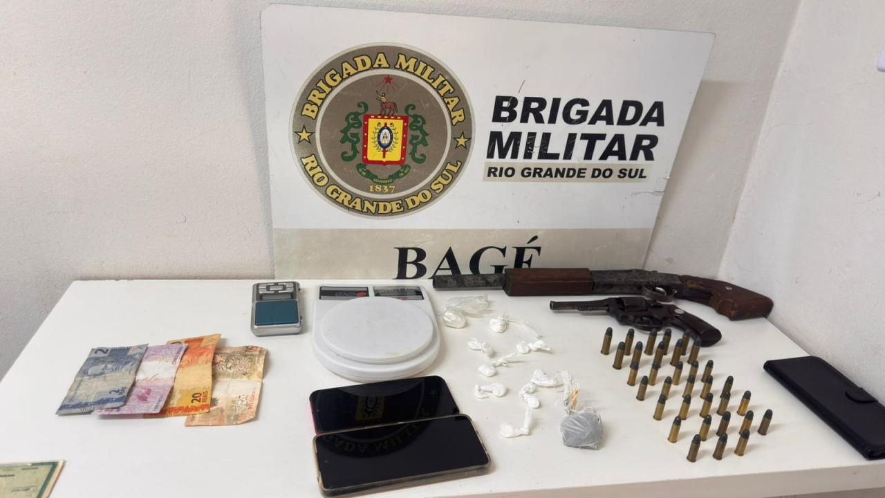 Força Tática prende indivíduo por tráfico e apreende armas, drogas e munição