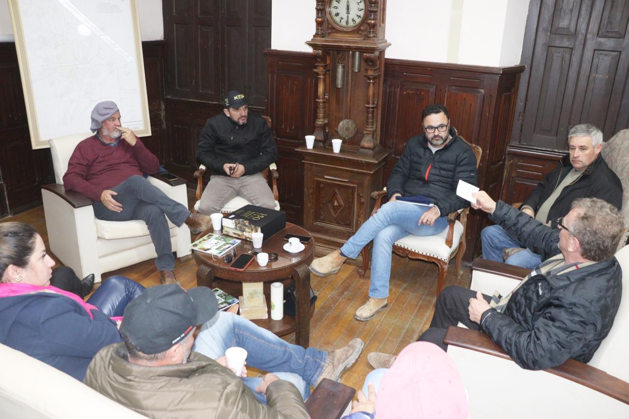 Produtores pedem apoio do Executivo Municipal em mobilização do setor produtivo