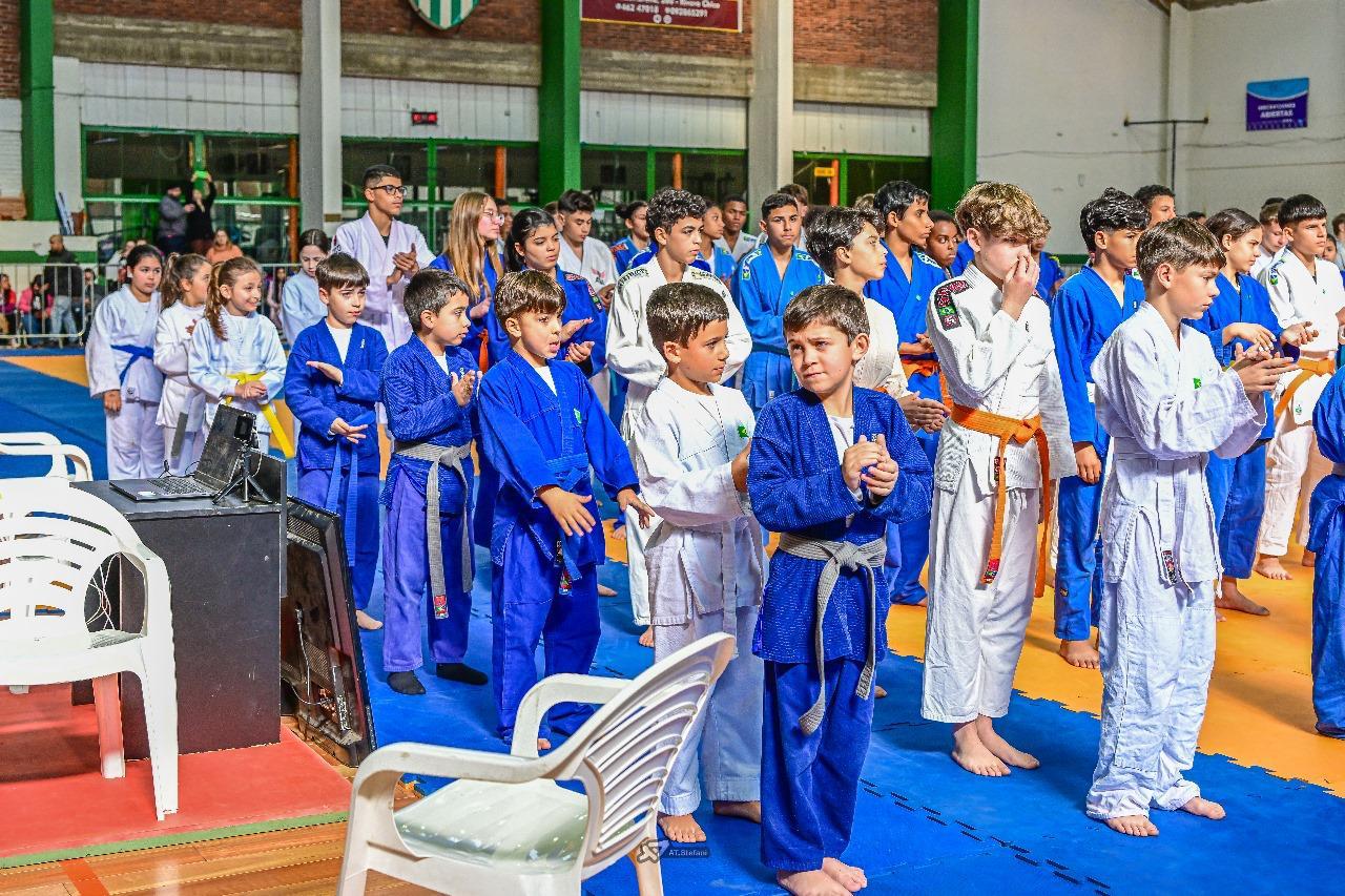 Atletas bageenses conquistam 19 medalhas em campeonato internacional de judô