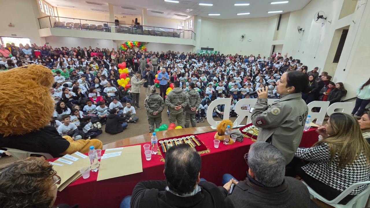 Brigada Militar realiza formatura do PROERD em Bagé