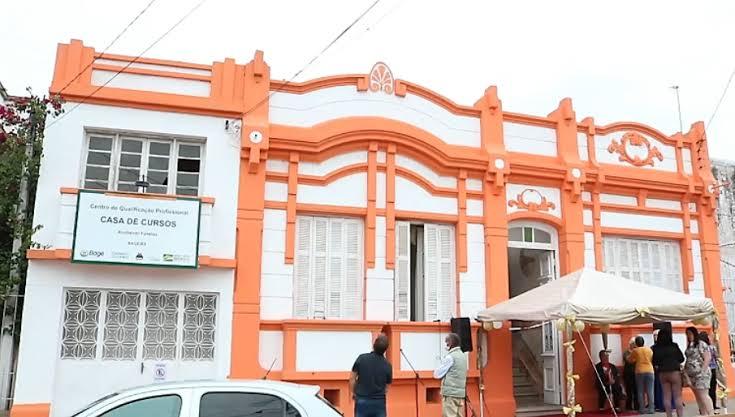 Casa de Cursos abre inscrições para curso gratuito de inglês