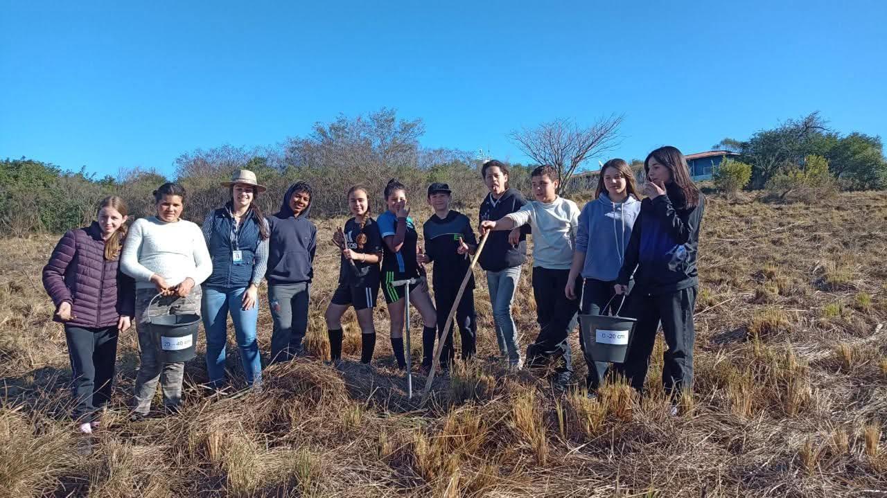 Escola de Candiota inicia projeto para plantação de árvores cítricas