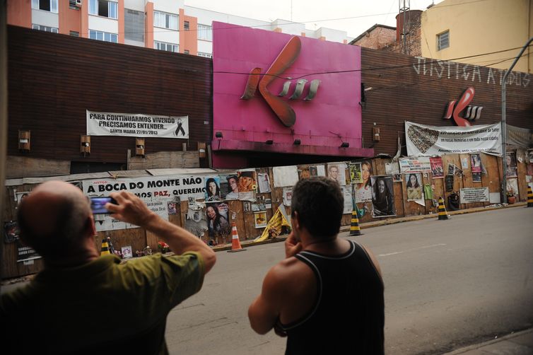 Justiça reduz penas de condenados pelo incêndio na boate Kiss