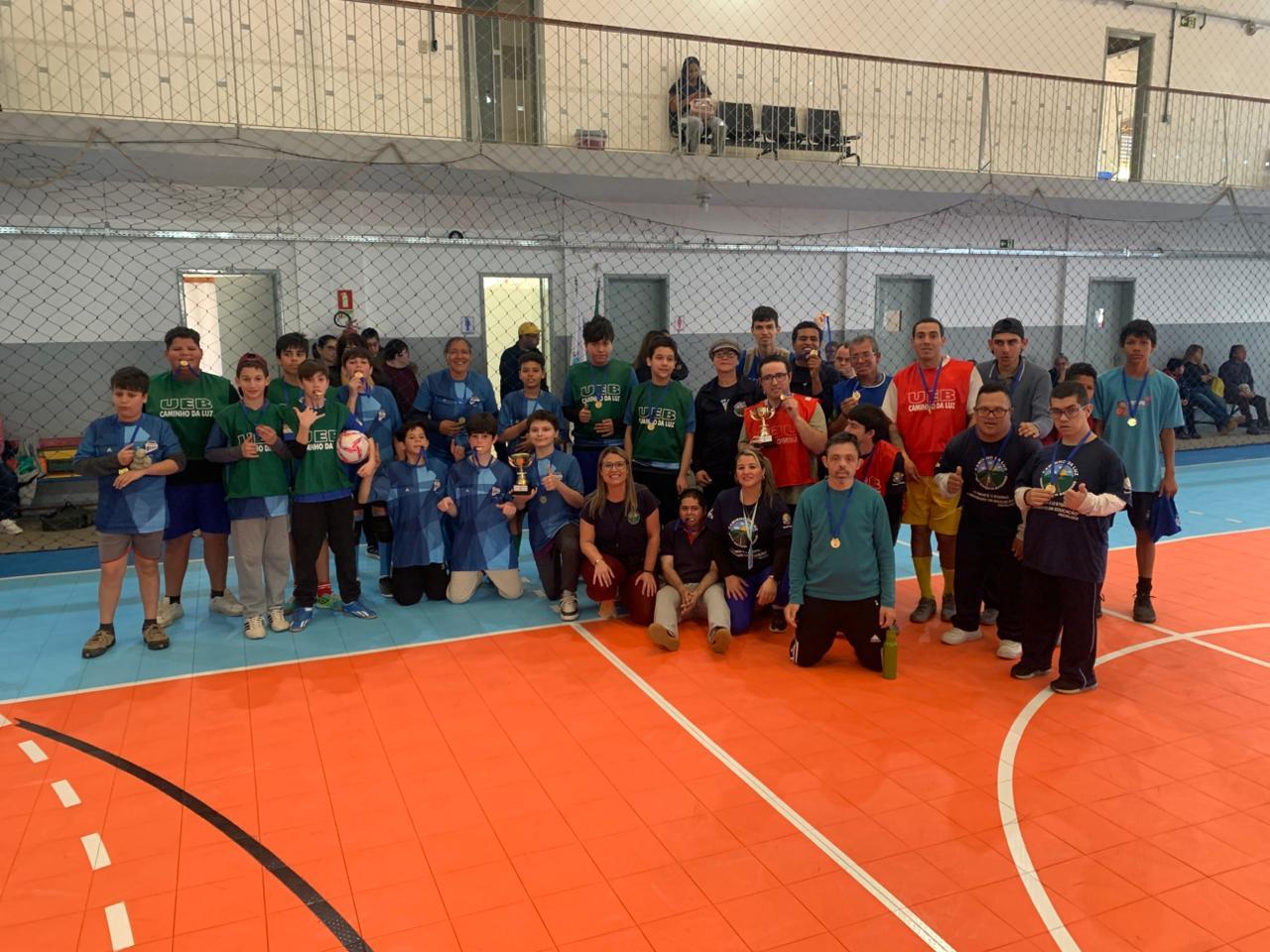 Torneio de futsal valoriza educação e esporte como ferramentas de inclusão no Caminho da Luz