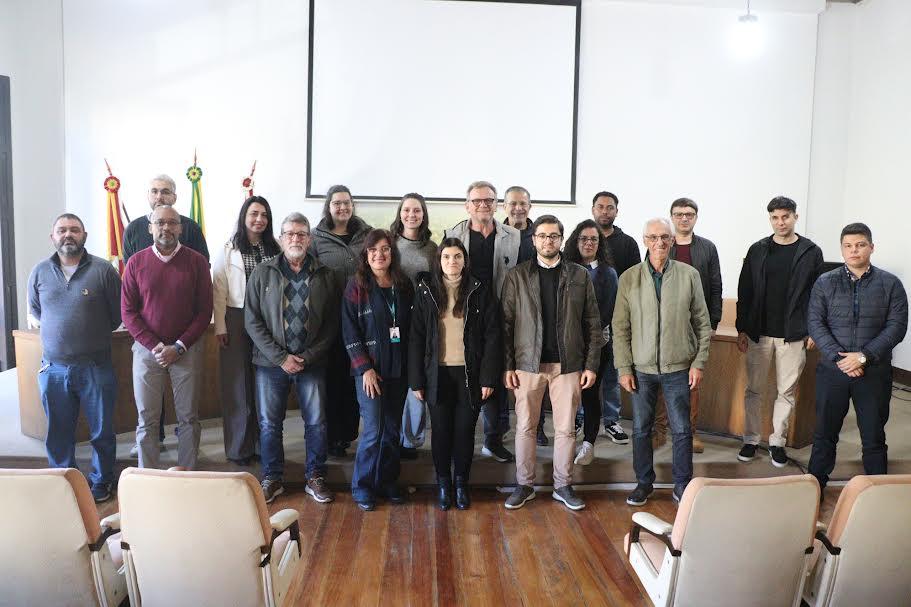 Empossados os integrantes do novo Conselho Municipal de Habitação e Saneamento