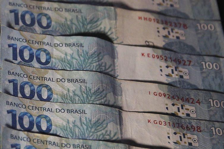 Receita paga quinto lote de restituição do Imposto de Renda 2025