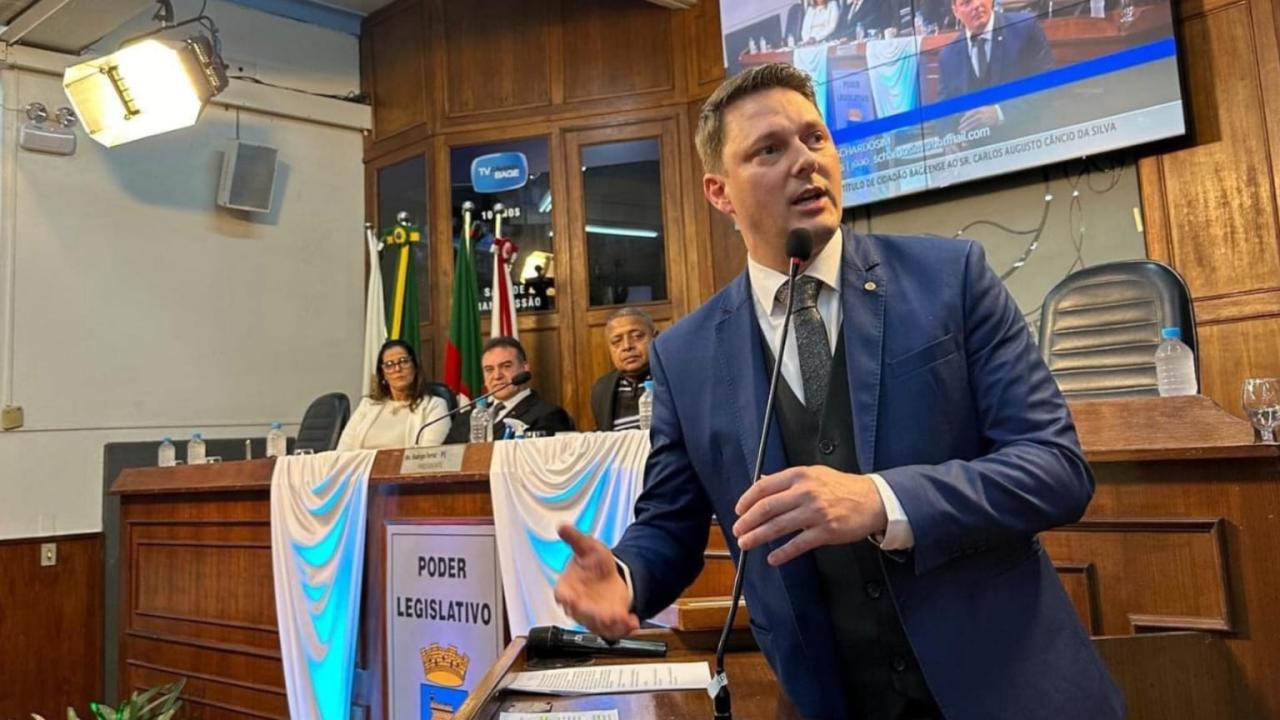 Vereador solicita informações sobre retomada do Curso Preparatório Simplifica em Bagé