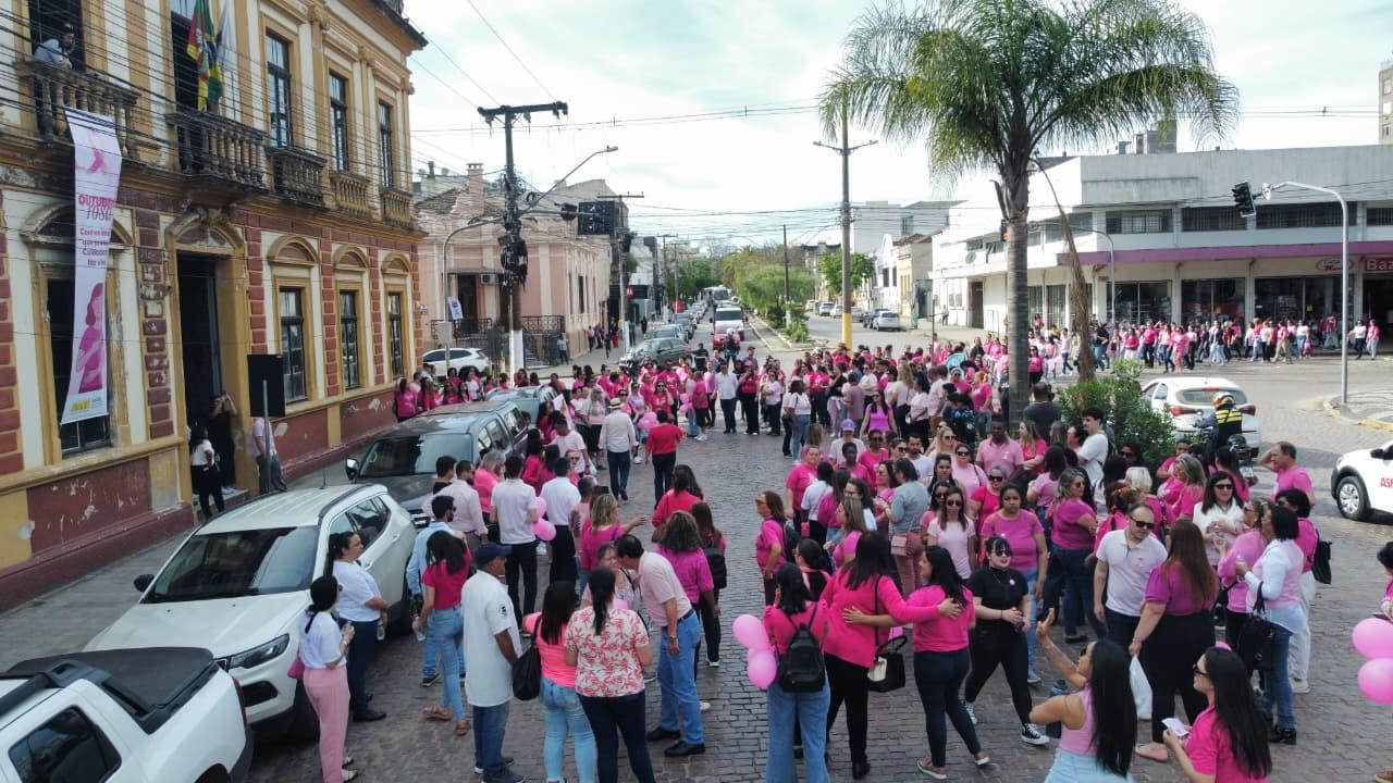 Caminhada do Outubro Rosa reúne comunidade em ação pela prevenção ao câncer de mama