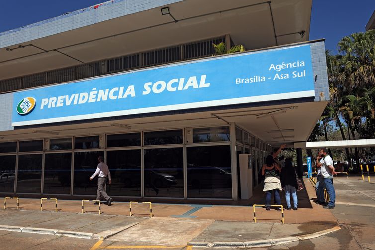 INSS suspende programa de redução de fila por falta de verba
