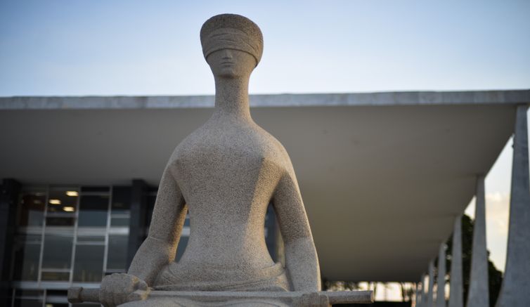Moraes manda soltar réu do 8/1 após erro judicial 