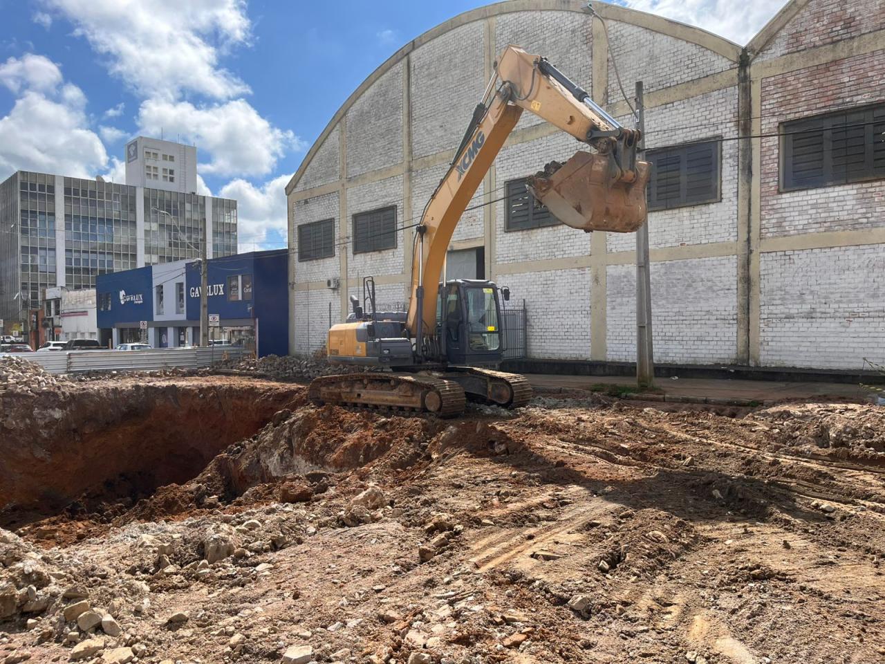 Obra da Flores da Cunha deverá durar cerca de três meses
