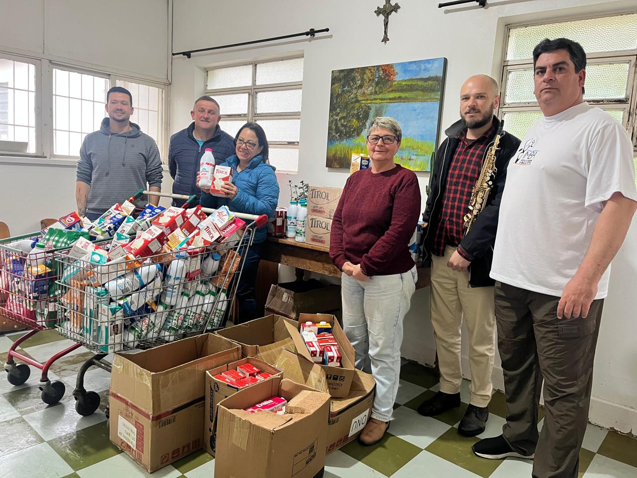 Show solidário no IMBA arrecada mais de 300 litros de leite