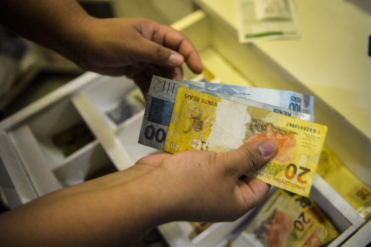Brasil tem melhor renda, menor pobreza e desigualdade desde 1995