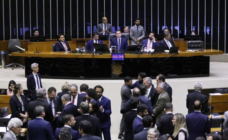 Câmara aprova texto-base do projeto de lei antifacção