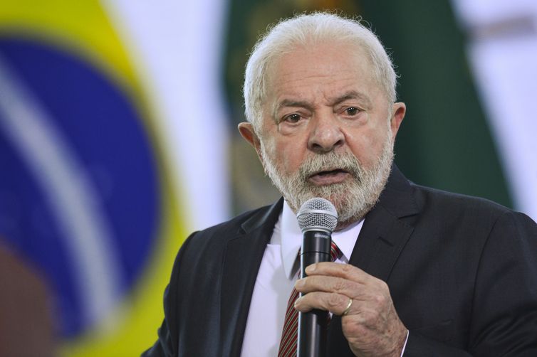 Governo vai criar 8,6 mil cargos de professores e técnicos em educação